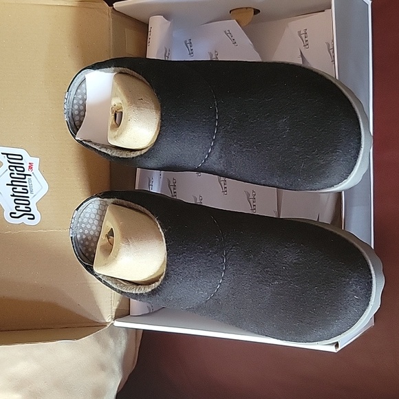 Dansko Shoes Nib Dansko Womens Lucie Slipper With Outdoor Sole And Arch Support Black Poshmark